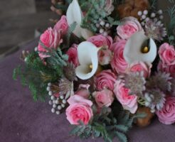 ねこチャンわんチャンを救う寄付付きクリスマスブーケ